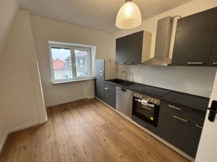 Sanierte Wohnküche mit neuer Einbauküche, Mannheim